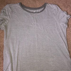 STRIPPED GRAY TSHIRT MEDIUM
